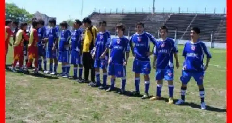 Mitre goleó a Sporting