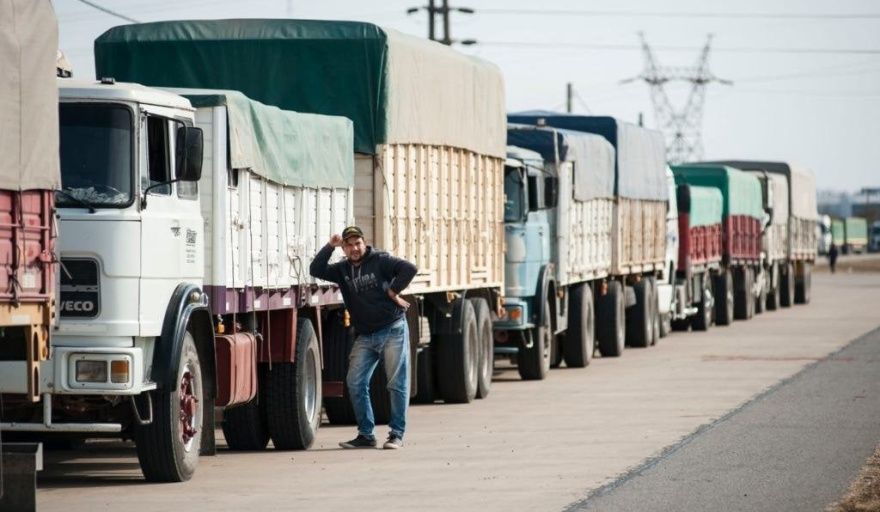 Medida de fuerza de fleteros: Transportistas de cargas paran este 24 de abril con concentraciones en Provincia