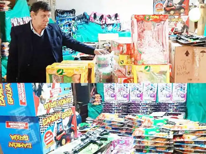 Comienza la entrega de  juguetes por el Día del Niño en  el Centro Empleados de Comercio