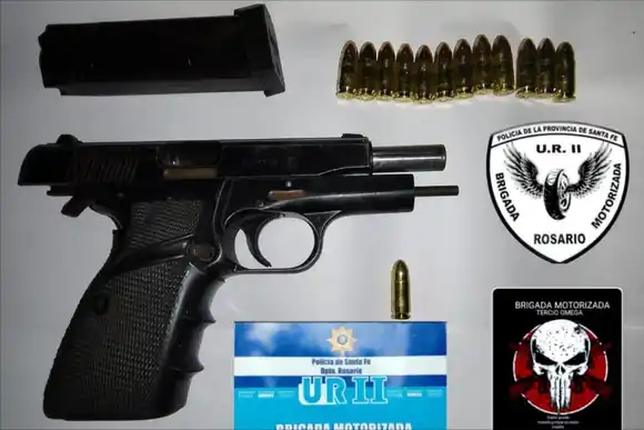 Recuperaron una moto robada en zona norte: hay un detenido y dos pistolas secuestradas