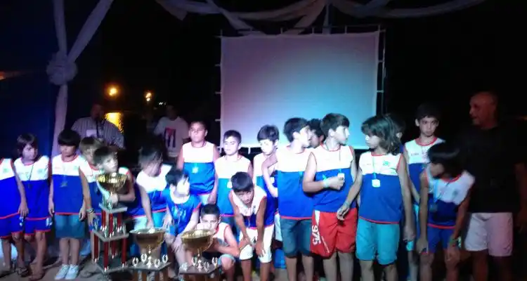 Pescadores distinguió a sus deportistas