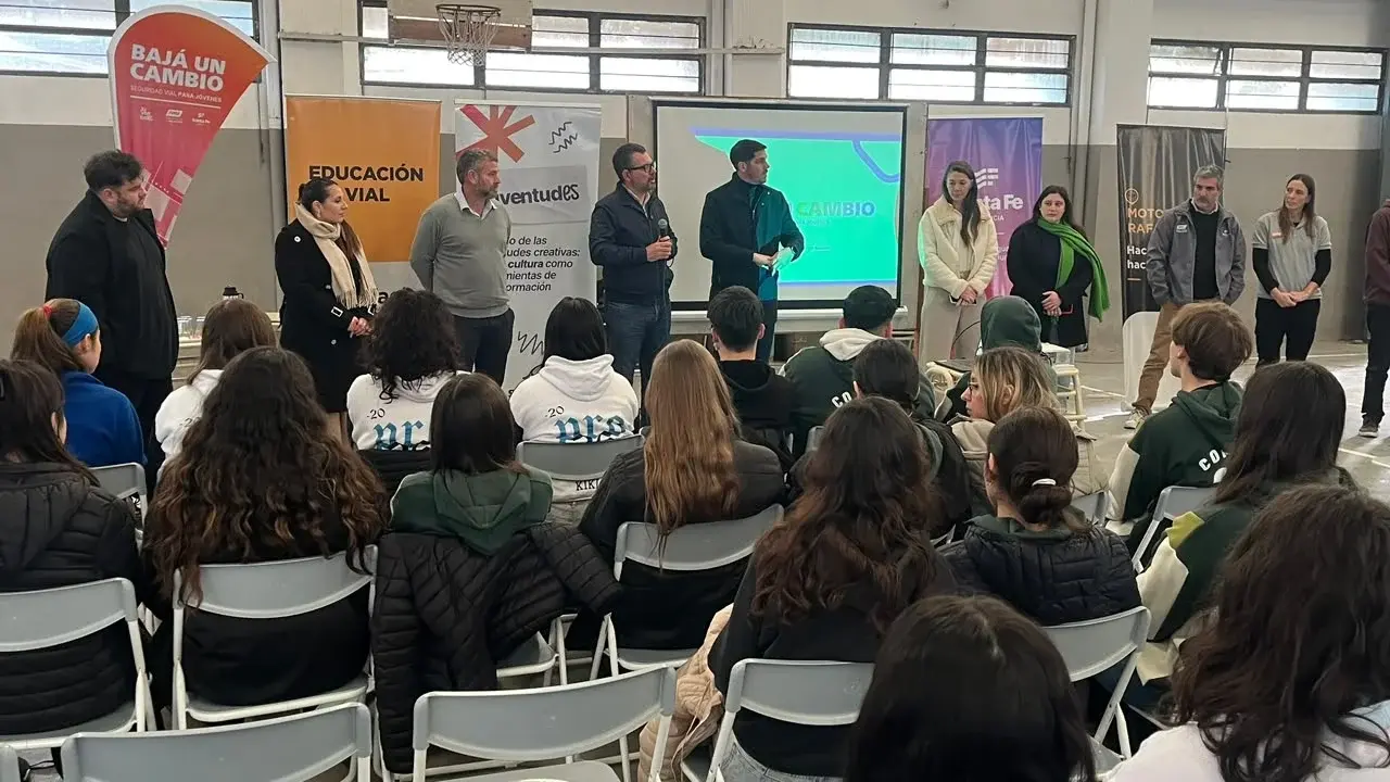 «Bajá Un Cambio»: Municipio y Provincia capacitaron a estudiantes de Rafaela en seguridad vial