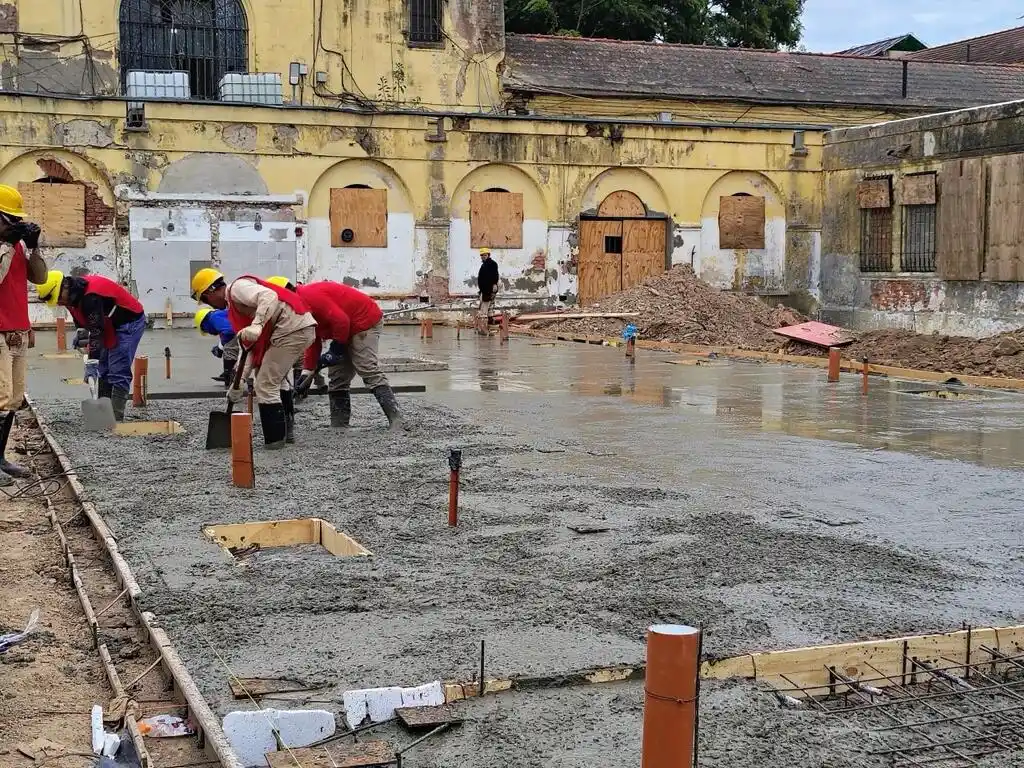 Provincia comenzó el hormigonado para construir cuatro pabellones nuevos en la cárcel de Coronda