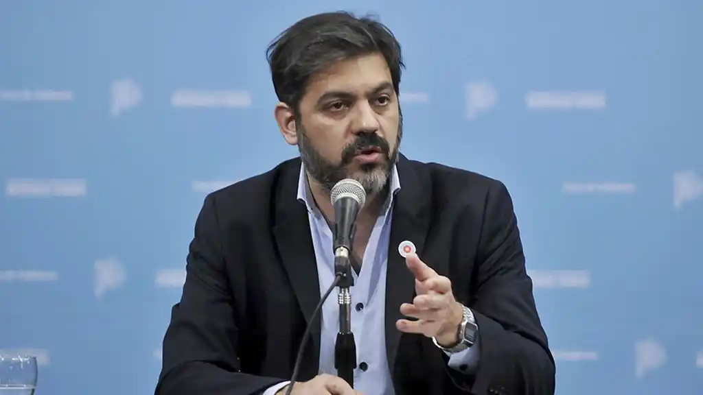 “Los intendentes del PRO anunciaron que iban a bajar impuestos pero después le vienen a pedir plata a la Provincia”, dijo Bianco