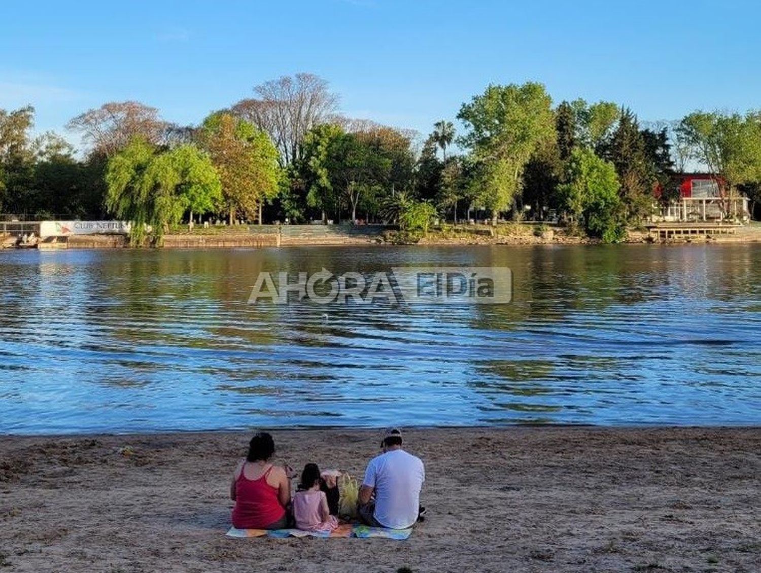 Martes extremadamente caluroso pero se acercan las lluvias: para cuándo rige el alerta amarilla