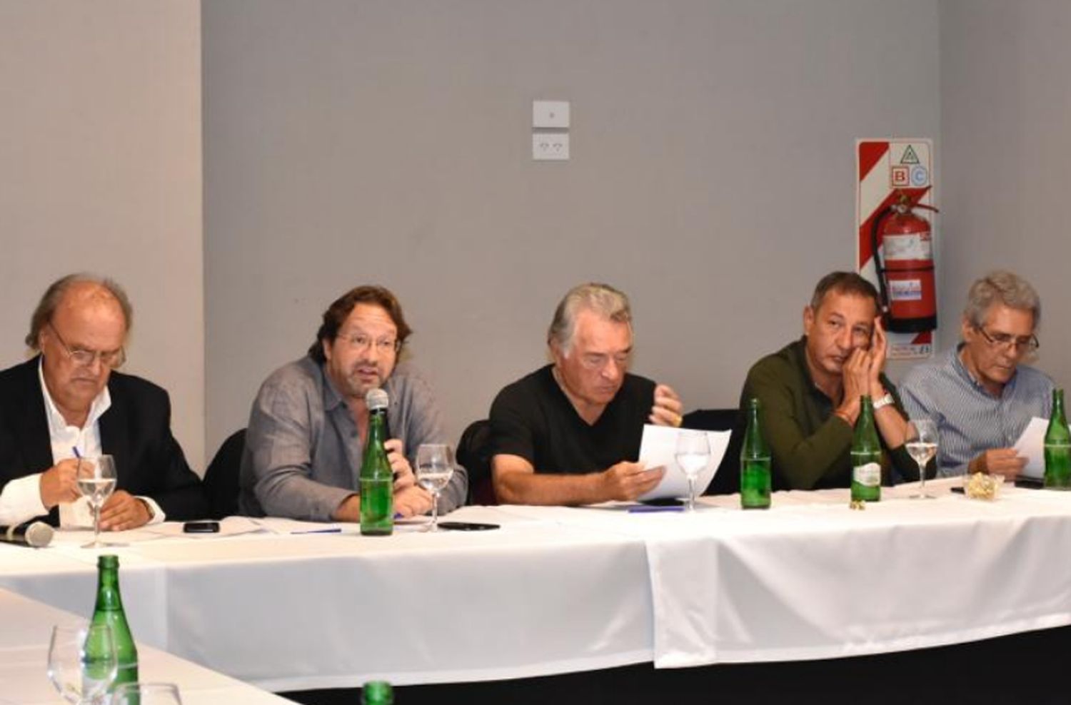 Encuentro gremial y político: “Es imprescindible la unión nacional”