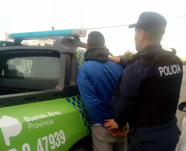 Vecinos atraparon a un joven que intentó robar en una casa
