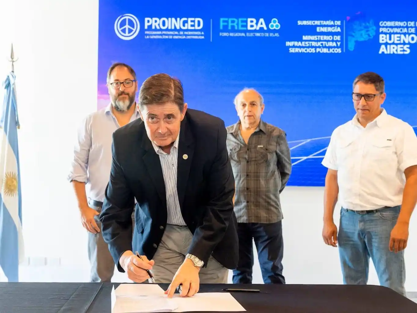 Firma. del convenio para el Parque Solar