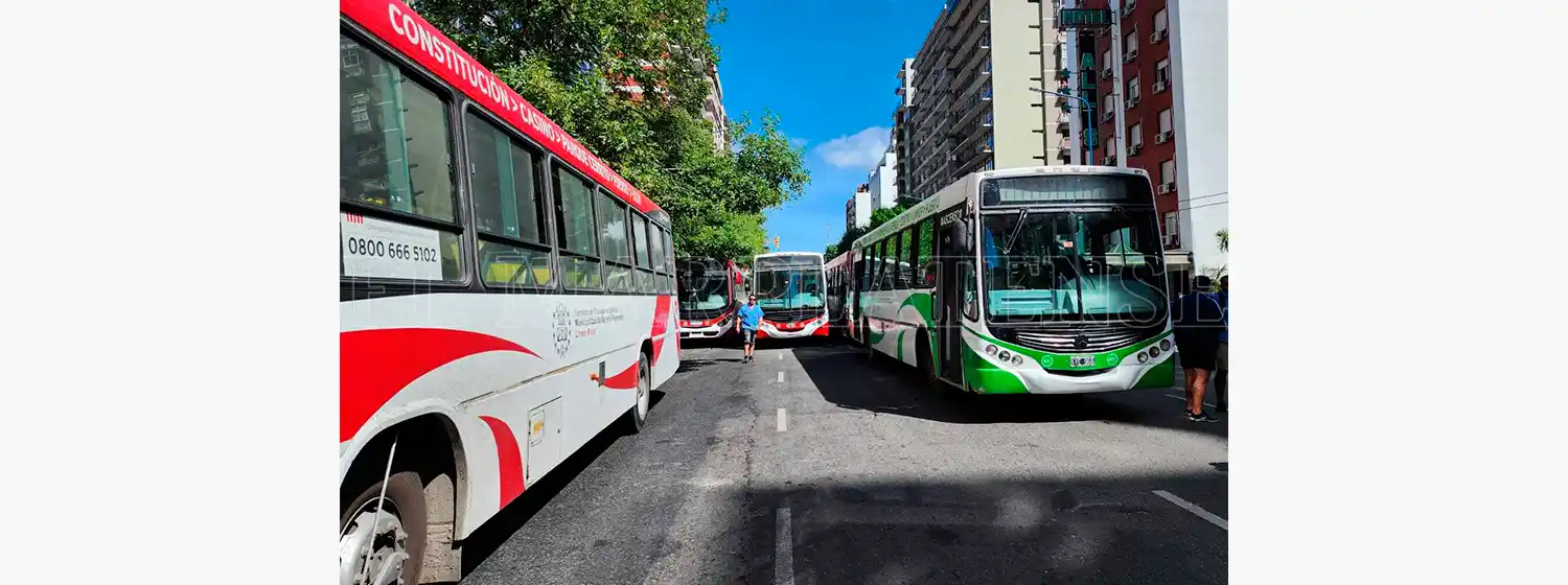 Paro de colectivos: reunión clave para levantar la medida