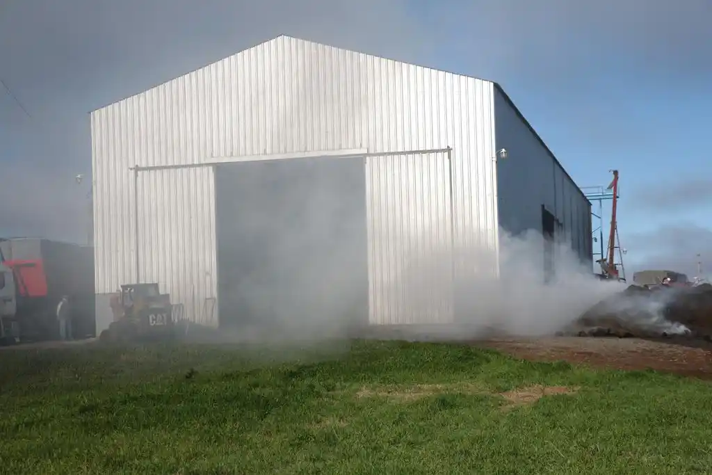 Ardieron 60 mil kilos de pellet de girasol en depósito y secadora del PIT