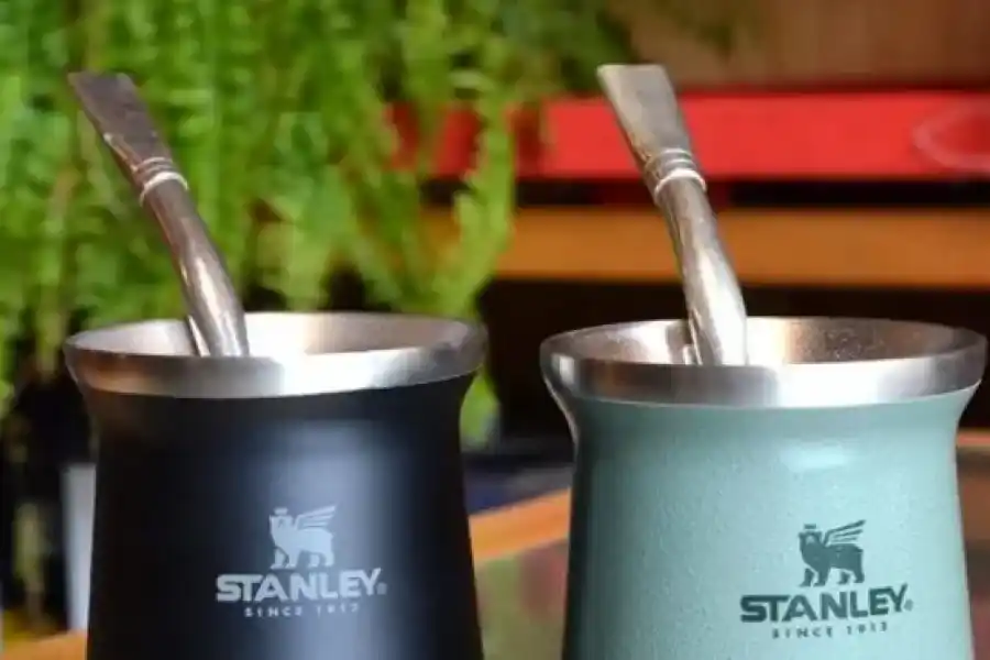 La ANMAT ordenó retirar del mercado 60 mil bombillas para mate Stanley por riesgo para la salud