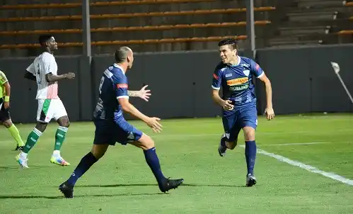 Con uno menos, Juventud ganó en San Luis 