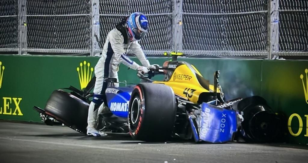 Duro golpe para Colapinto: chocó en la qualy y destruyó su auto en Las Vegas
