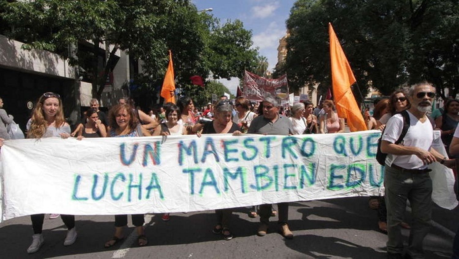 Desde el CGE repudiaron el paro y apuntaron a los gremios