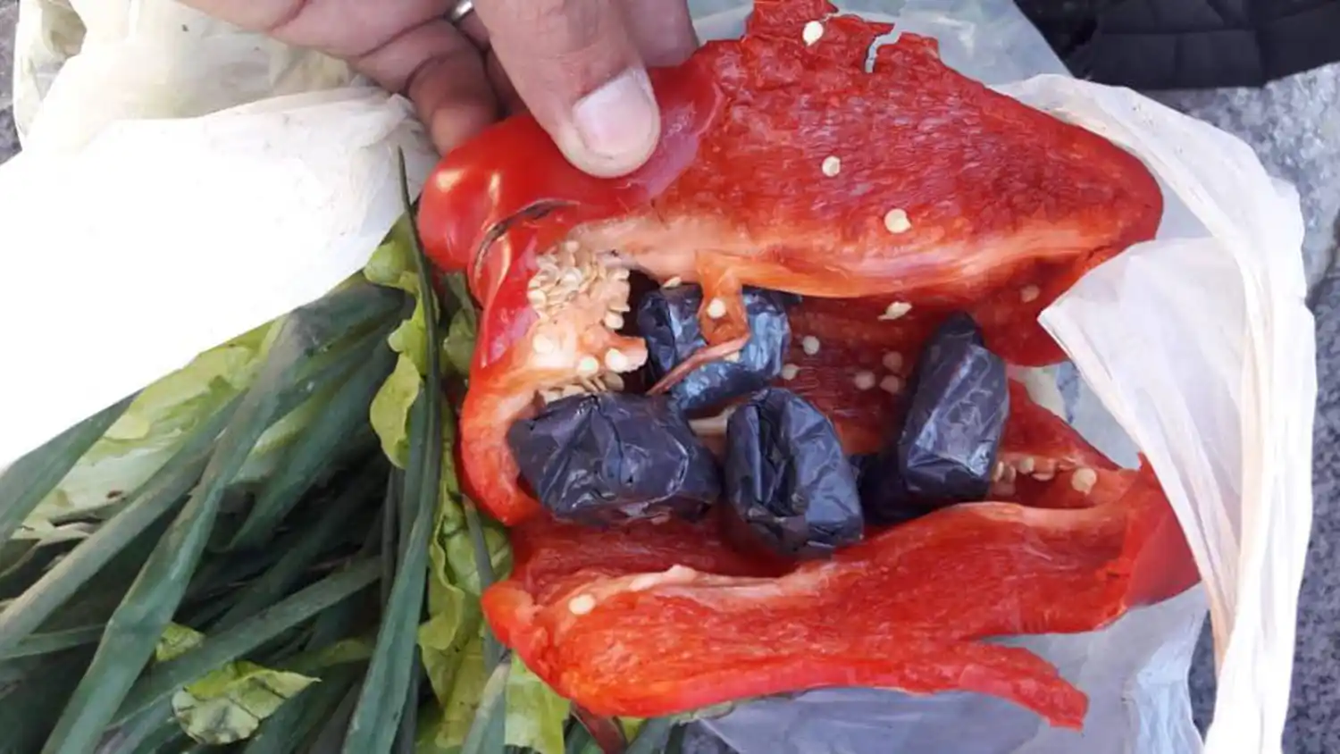 Vendían droga escondida en morrones en Lanús