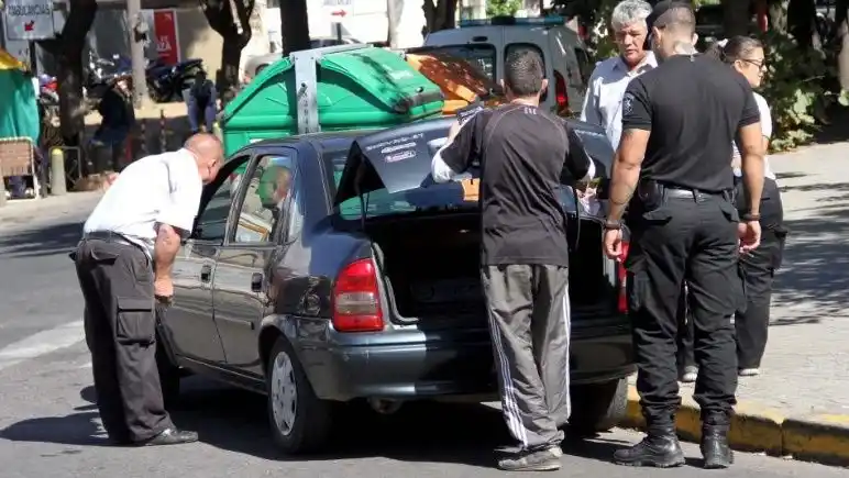 Rosario: remises truchos buscan salir de la ilegalidad con una app