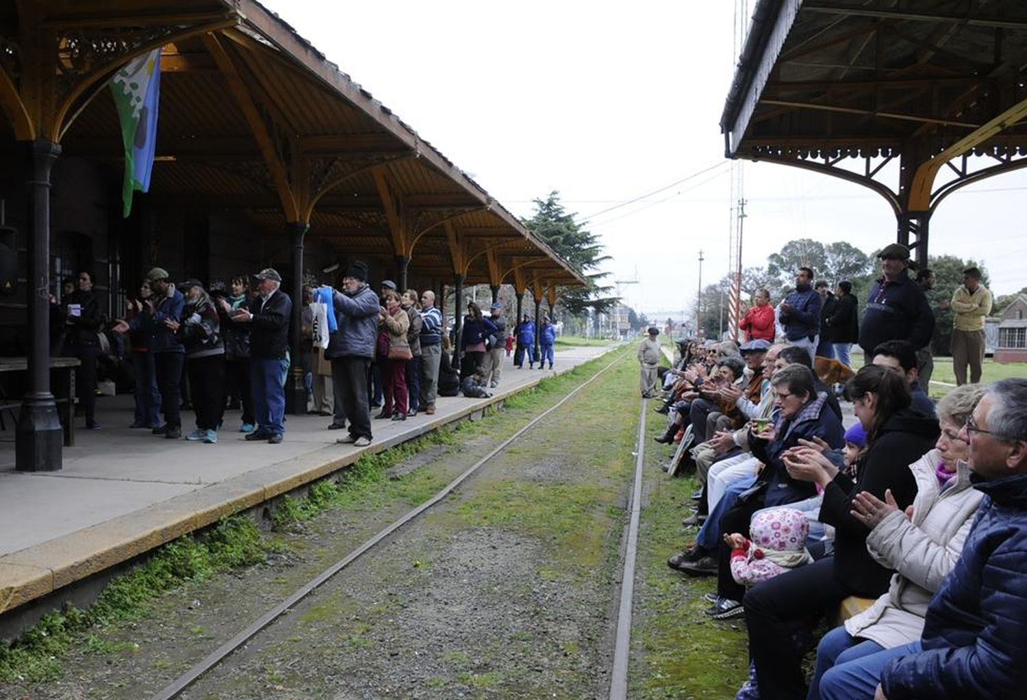 Mediante un festival cultural, se volvió a pedir que vuelva el tren