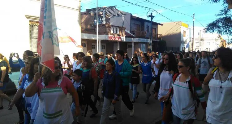 Tras la marcha federal, docentes decidirán si vuelven a clases