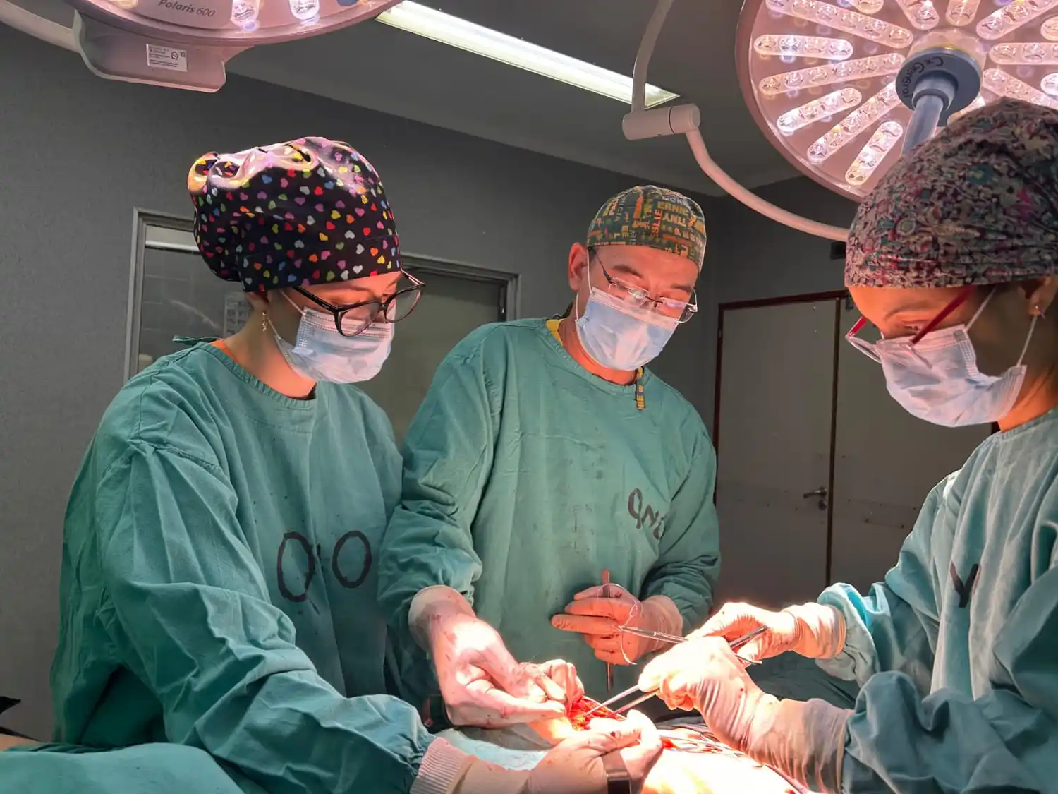 HAC: Cirugía de vanguardia y un semestre con cerca de mil intervenciones