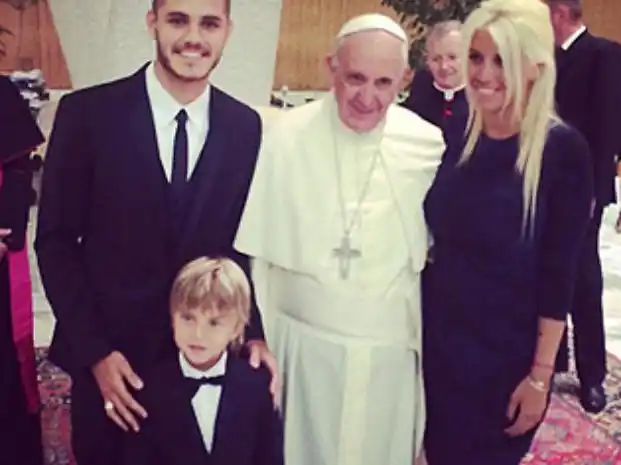 Mauro y Wanda publicaron fotos y una carta sobre el encuentro con el Papa e ignoraron a Maradona