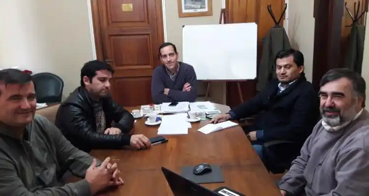 Sánchez Negrete quiere que Coopser sólo cobre la luz