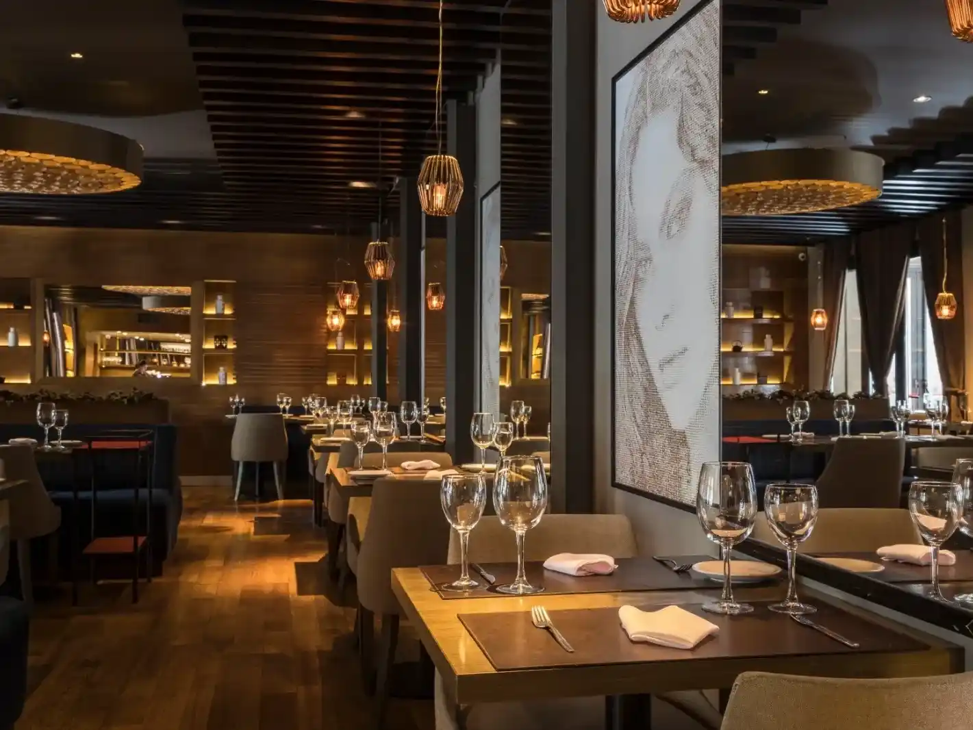 Ubicado dentro de Mulen Hotel, Basilico se consolida como una propuesta gastronómica abierta al público, que se integra a la vida de la ciudad.