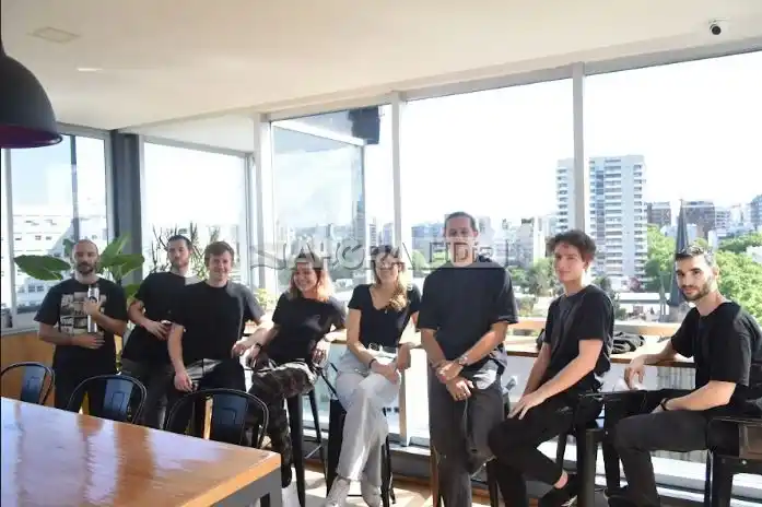 Los diseños arquitectónicos de ciencia ficción que desarrollan un gualeguaychuense y su socia en el Metaverso