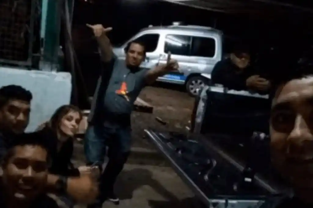 Escándalo: desafectaron 18 policías por participar de una fiesta clandestina