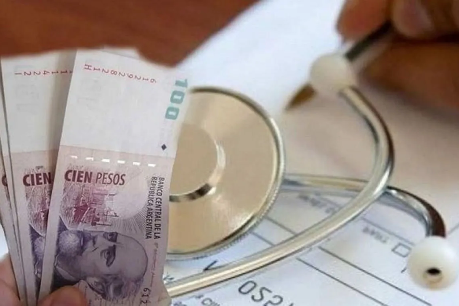 Frenan parte del aumento en las prepagas tras las críticas de Cristina