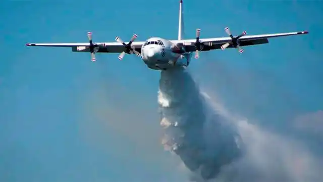 Avión que luchaba contra el fuego en Australia, se estrelló y hay tres muertos