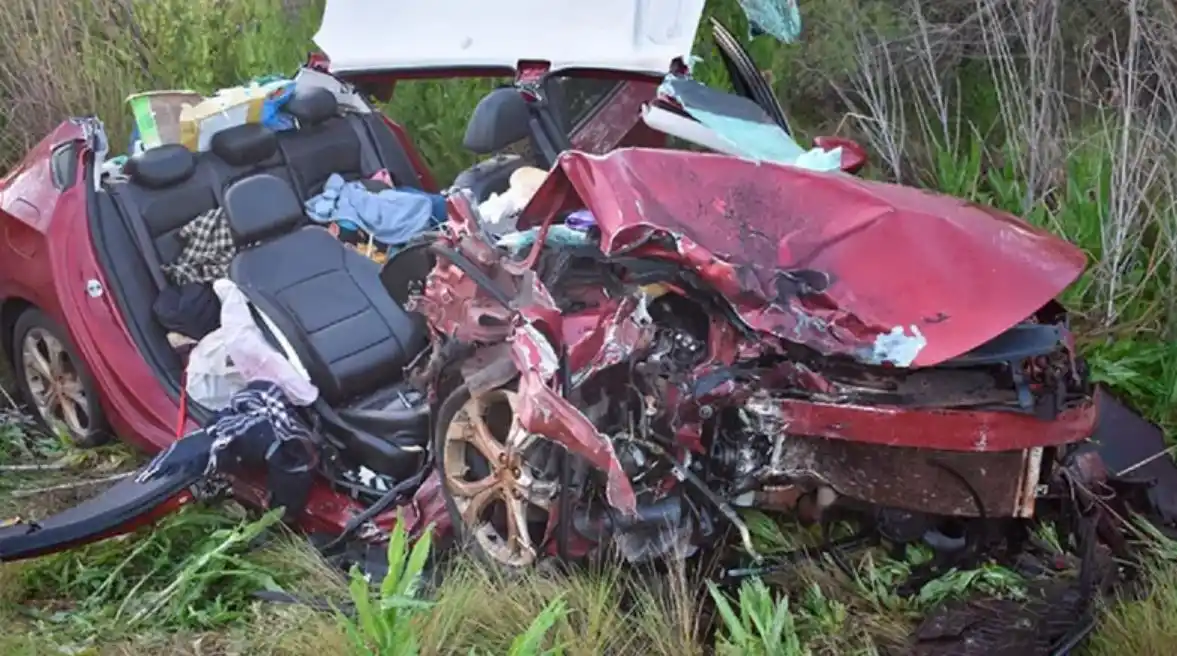 Tragedia en Entre Ríos: murieron dos personas en un choque frontal