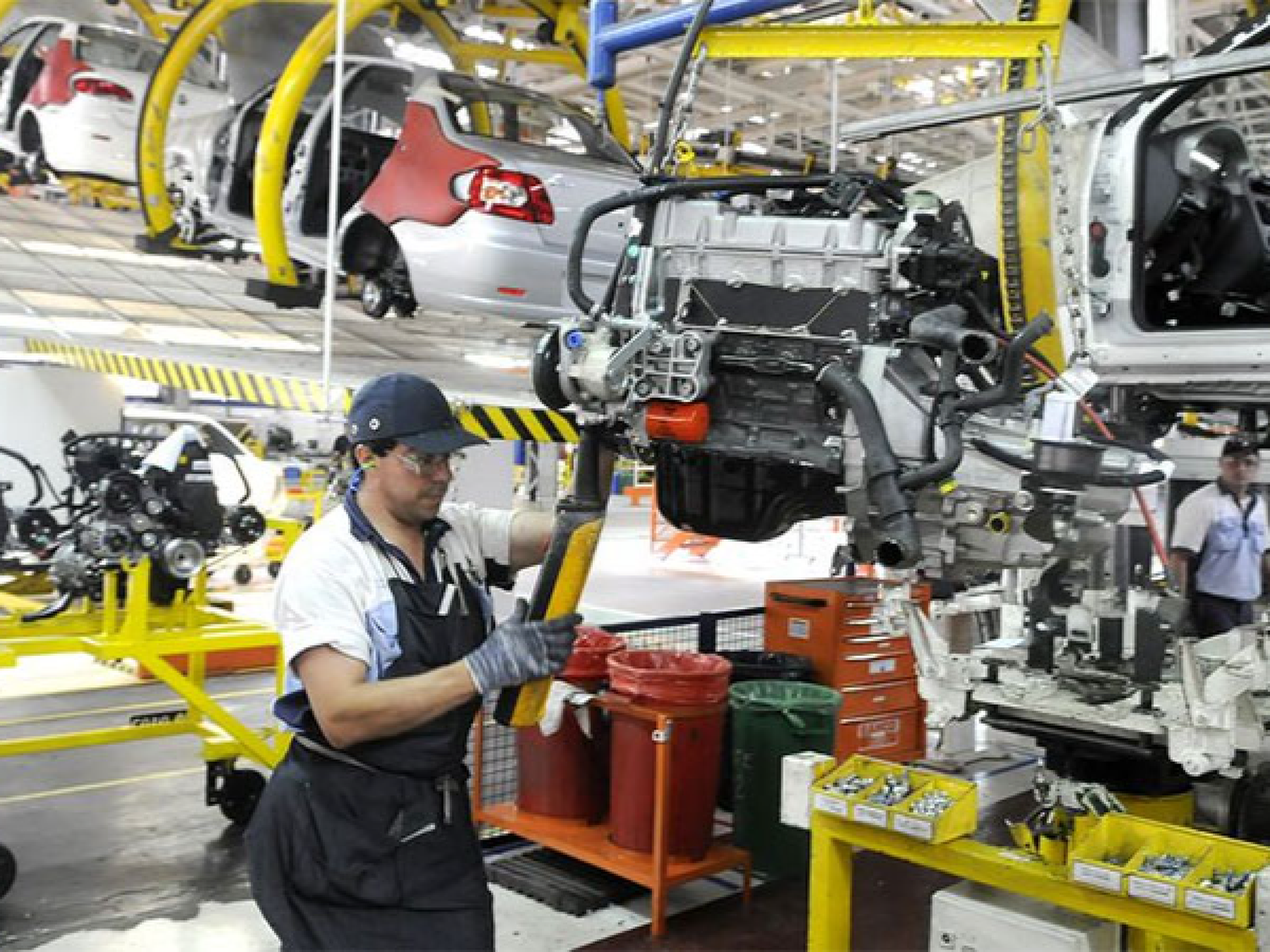 La industria alcanzó en diciembre 64% de uso de la capacidad instalada