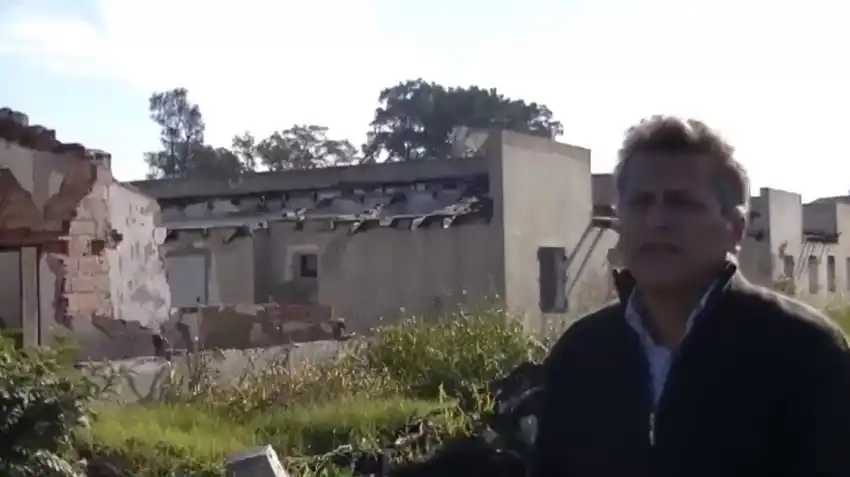 Denuncian abandono de plan de viviendas en Merlo: "No terminar obras es corrupción"