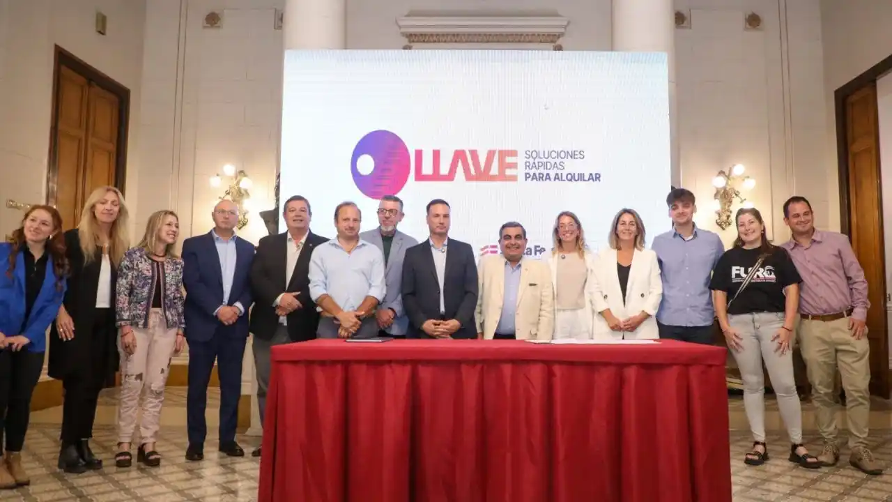 El ministro de Obras Públicas Lisandro Enrico encabezó el lanzamiento del programa provincial Llave.
