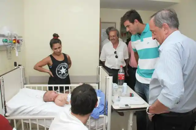 Del Potro recorrió el Hospital de Niños de Tandil