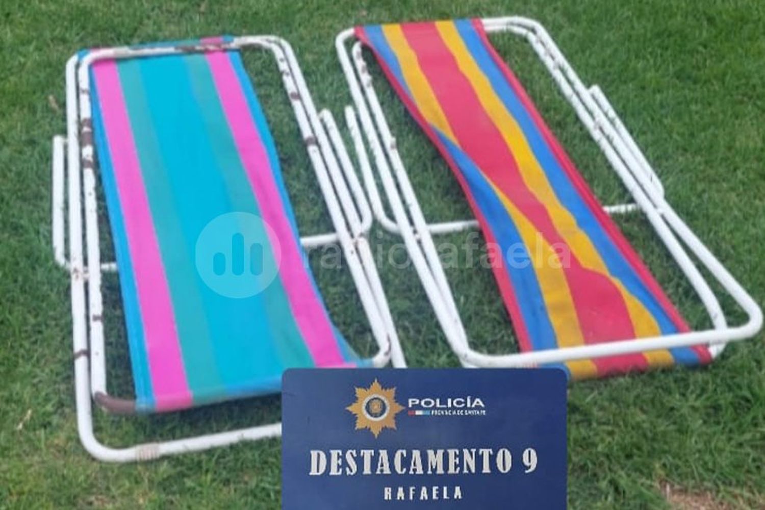 Se preparaba para las vacaciones: lo detuvieron con dos reposeras de dudosa procedencia