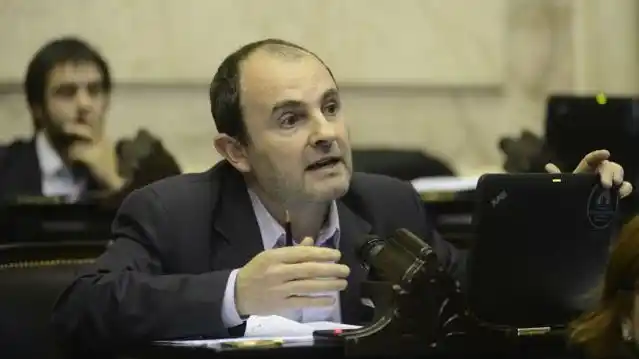 Diputado de Cambiemos dijo que "ahora hay más retenciones que con Cristina" y comparó a Macri con el Che