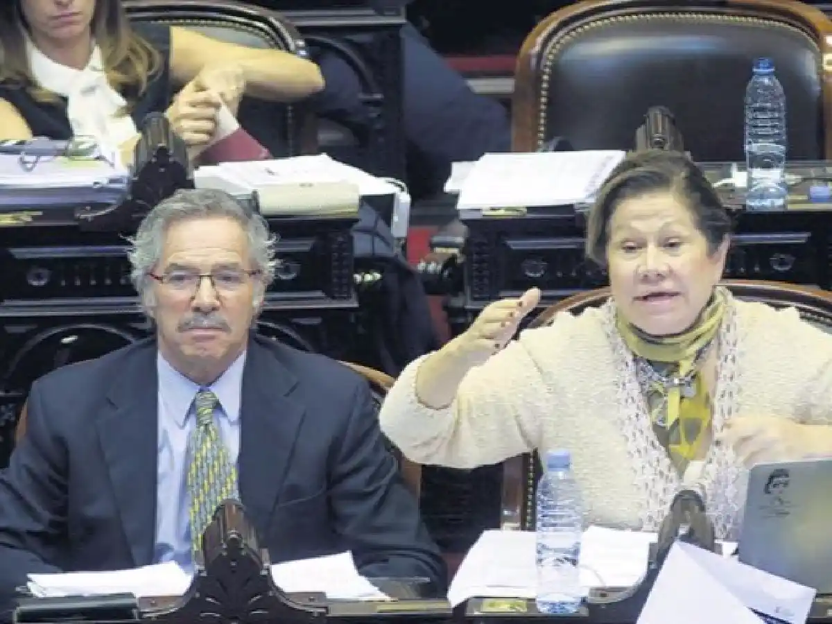 La oposición se une para frenar el pago extra en la tarifa de gas que impulsa el Gobierno