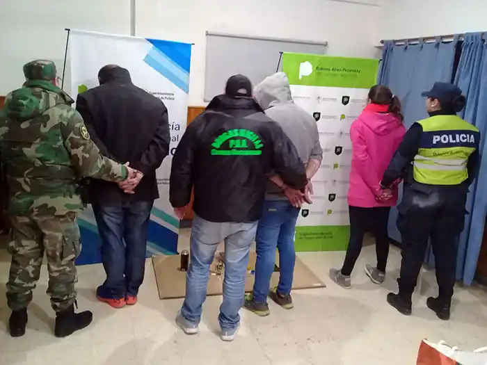 Llevaban drogas en un auto y cayeron presos en Energía