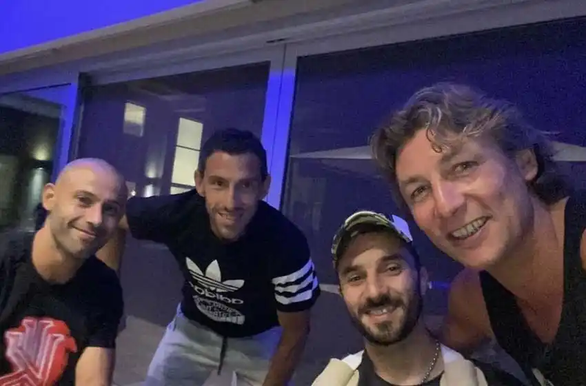 Un encuentro de «viejos muchachos»: la foto de Mascherano, Heinze, Maxi Rodríguez y Scocco