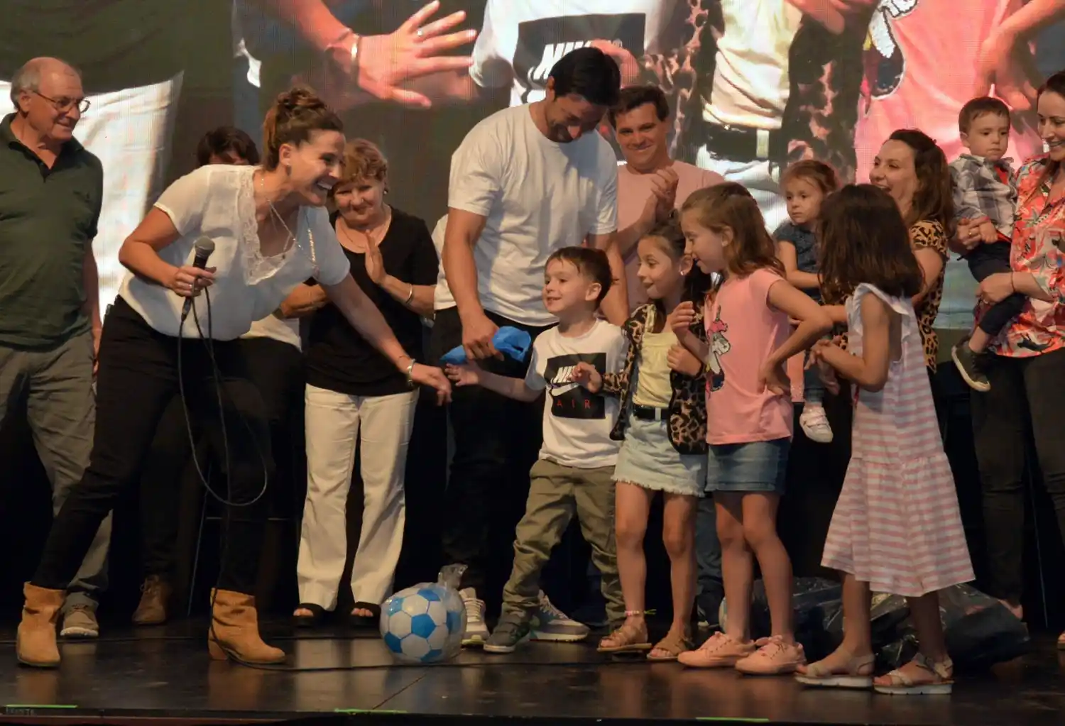 charla laura isi - 2