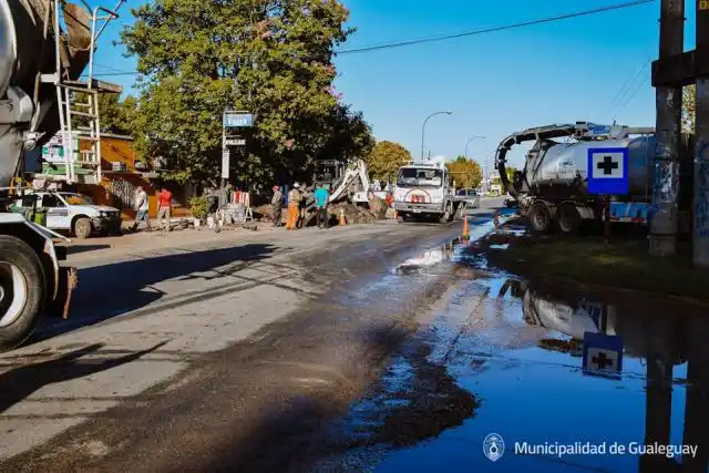 Arreglos de caños cloacales en Zona del Hospital