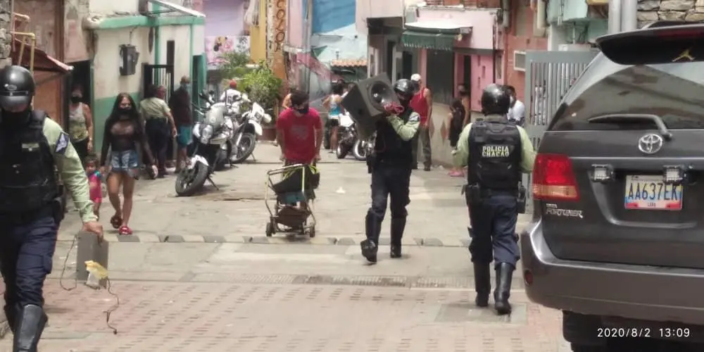 PoliChacao apaga fiesta en La Cruz y detiene a 11 individuos