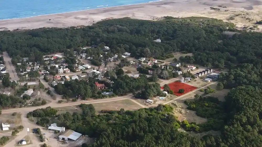 El balneario que desafía el ruido lanza una pulseada comercial por la temporada