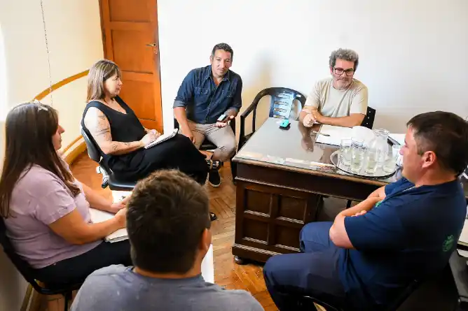 Pases a planta permanente y recategorizaciones del personal municipal