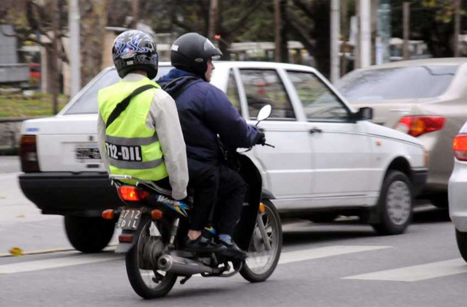 Los argentinos reconocen la importancia del casco, pero sólo 4 de 10 lo usa siempre