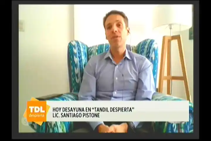 Lic Santiago Pistone en el desayuno de Tandill Despierta