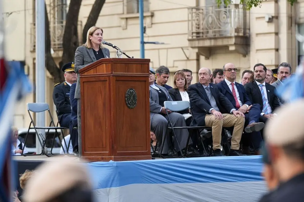 Gisela Scaglia encabezó el acto oficial del 9 de Julio