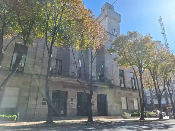 Piden detalles sobre qué empresas brindan el servicio de seguridad en dependencias municipales