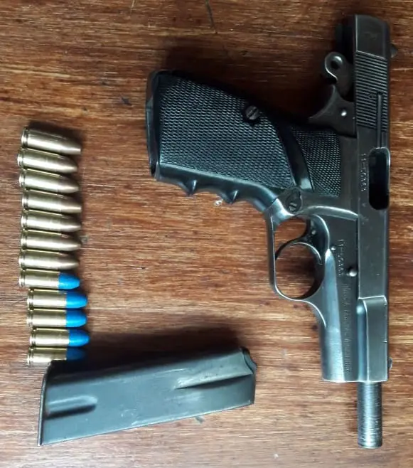Hallan una pistola y balas en  la casa de un hombre baleado